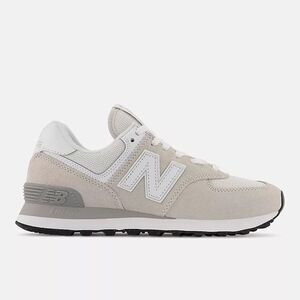 New balance Women's
574 Core grey/white‎ size 6.5 NWT in box